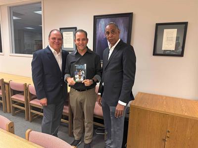 Incorporan al Salón de la Fama el libro de dominicanos en MLB
