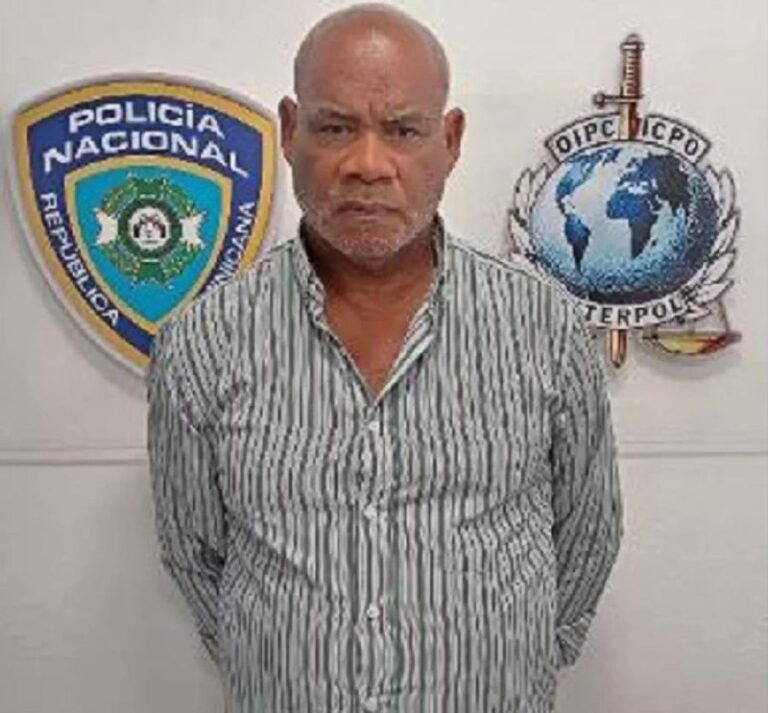 Interpol captura en AILA a prófugo desde hace 14 años por homicidio en Barahona