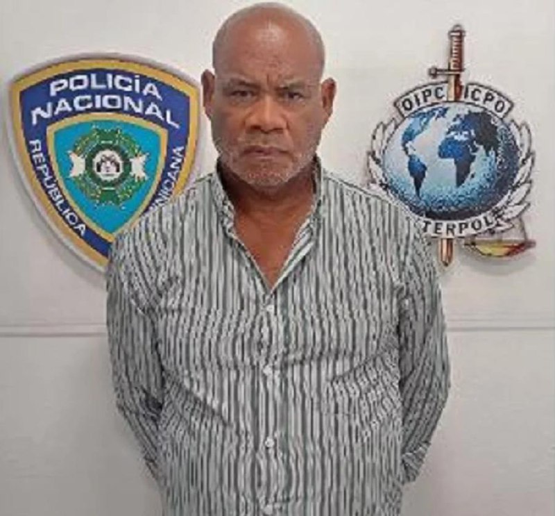 Interpol captura en AILA a prófugo desde hace 14 años por homicidio en Barahona