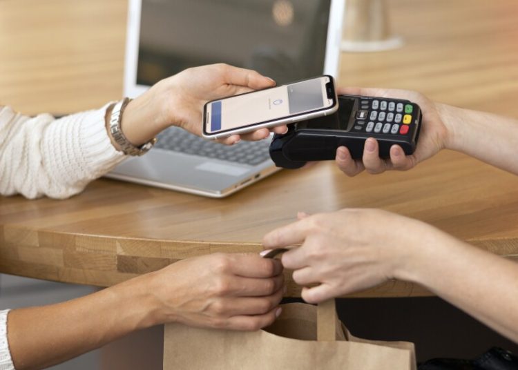 La mayoría de tarjetas y billeteras digitales están en bancos múltiples con el 99.1%