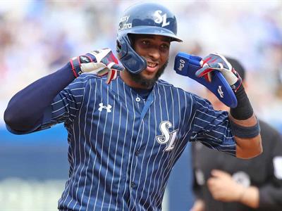 Lewin Díaz a la puerta de hacer historia en KBO