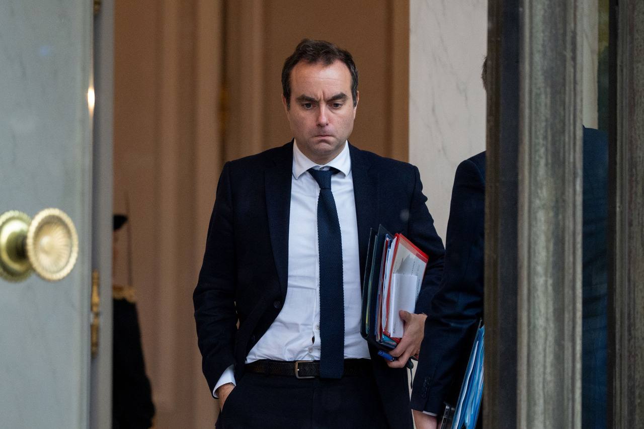 Macron nombra a Sébastien Lecornu, hasta ahora ministro de Defensa, como el nuevo primer ministro de Francia