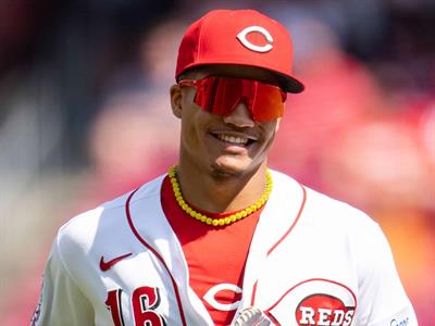 MLB: Noelvi Marte salva el juego con una atrapada espectacular