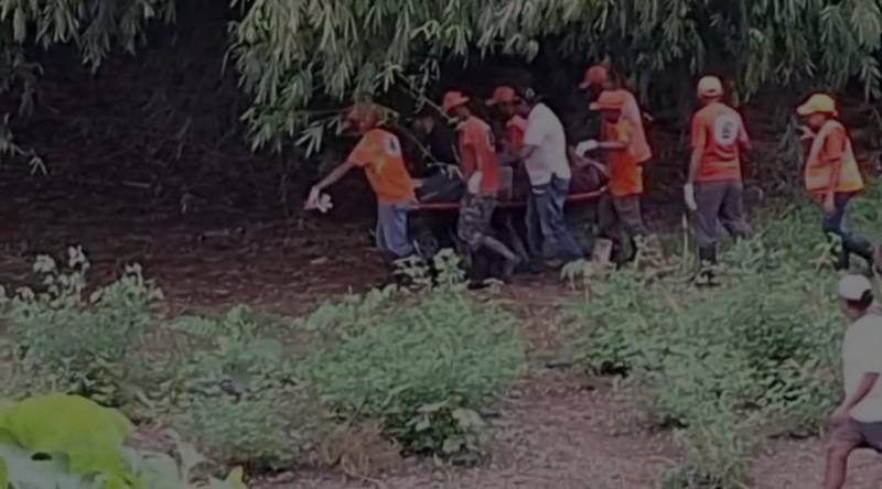 Muere conductor de camión que cayó en colapso de puente Don Juan en Monte Plata