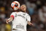 Neymar sufre de un edema muscular, y es incierto si será convocado para jugar con Brasil