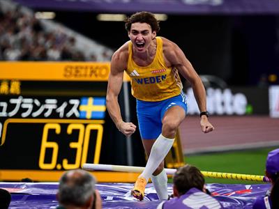 Mundial de Atletismo: Duplantis logra tercer oro y record mundial