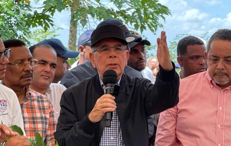 “No estás detrás de las rejas de una prisión, pero sí, de las rejas de la sociedad”: Danilo a Maxy