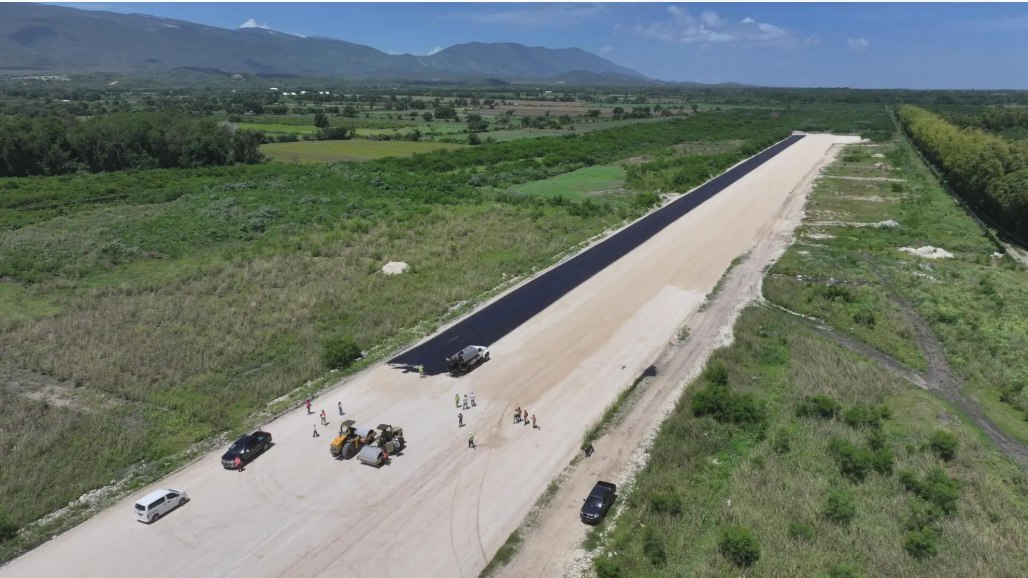 Nuevo aeropuerto doméstico de San Juan entra en fase de asfaltado de su pista de aterrizaje