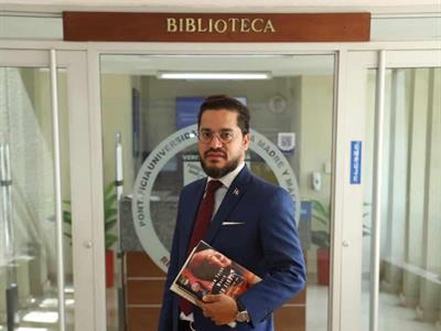 Raúl Ovalle, nuevo director de la Escuela de Economía de la Pucmm