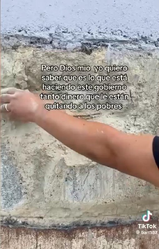 Reportan desprendimiento de concreto en una columna del metro de Los Alcarrizos
