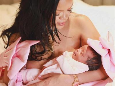 Rihanna se convierte en madre por tercera vez