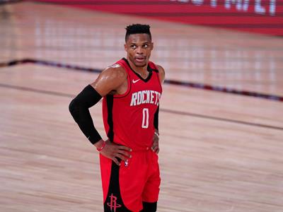 Russell Westbrook aún no consigue contrato en la NBA