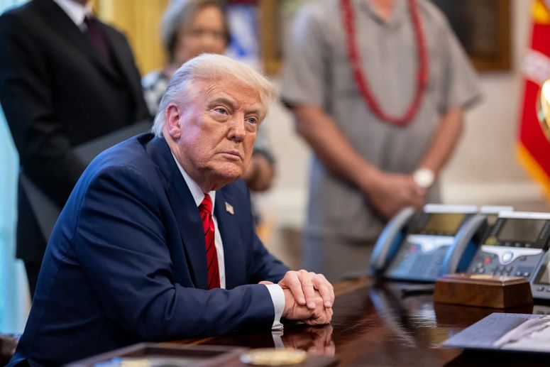 El presidente de los Estados Unidos, Donald Trump, durante la firma de una orden ejecutiva.