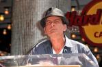 Charlie Sheen atraviesa un duro momento