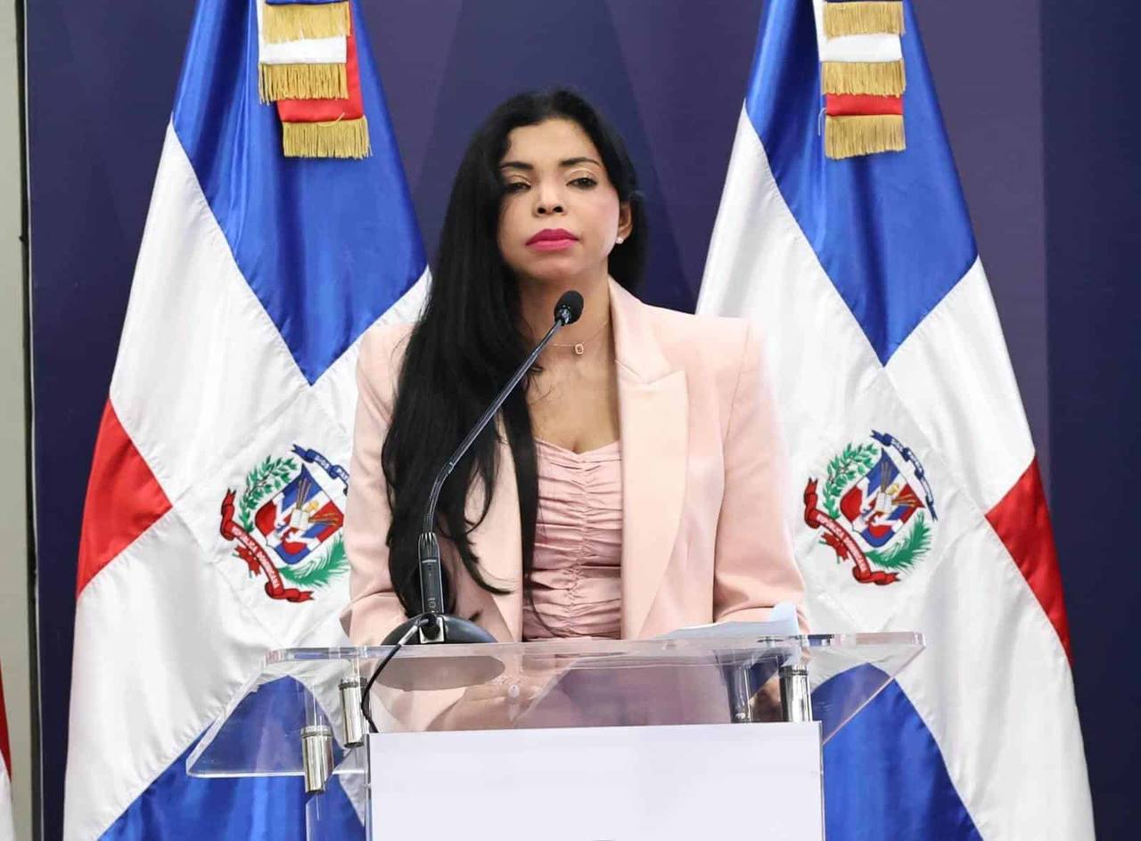 Yeni Berenice ordena investigar la muerte de cinco hombres por agentes de la Policía en Santiago