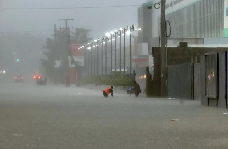 Abinader no descarta declarar estado de emergencia ante daños provocados por tormenta Melissa Abinader no descarta declarar estado de emergencia ante daños provocados por tormenta Melissa