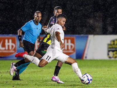 Bajo lluvia durante los 90 minutos el Cibao FC y Moca FC empatan