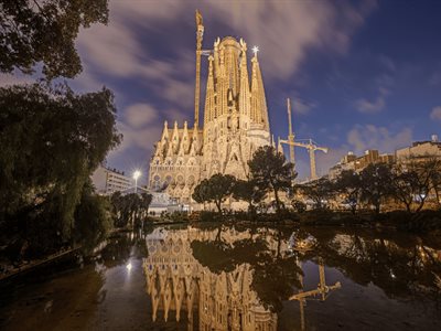 Basílica de la Sagrada Familia toca el cielo de Barcelona