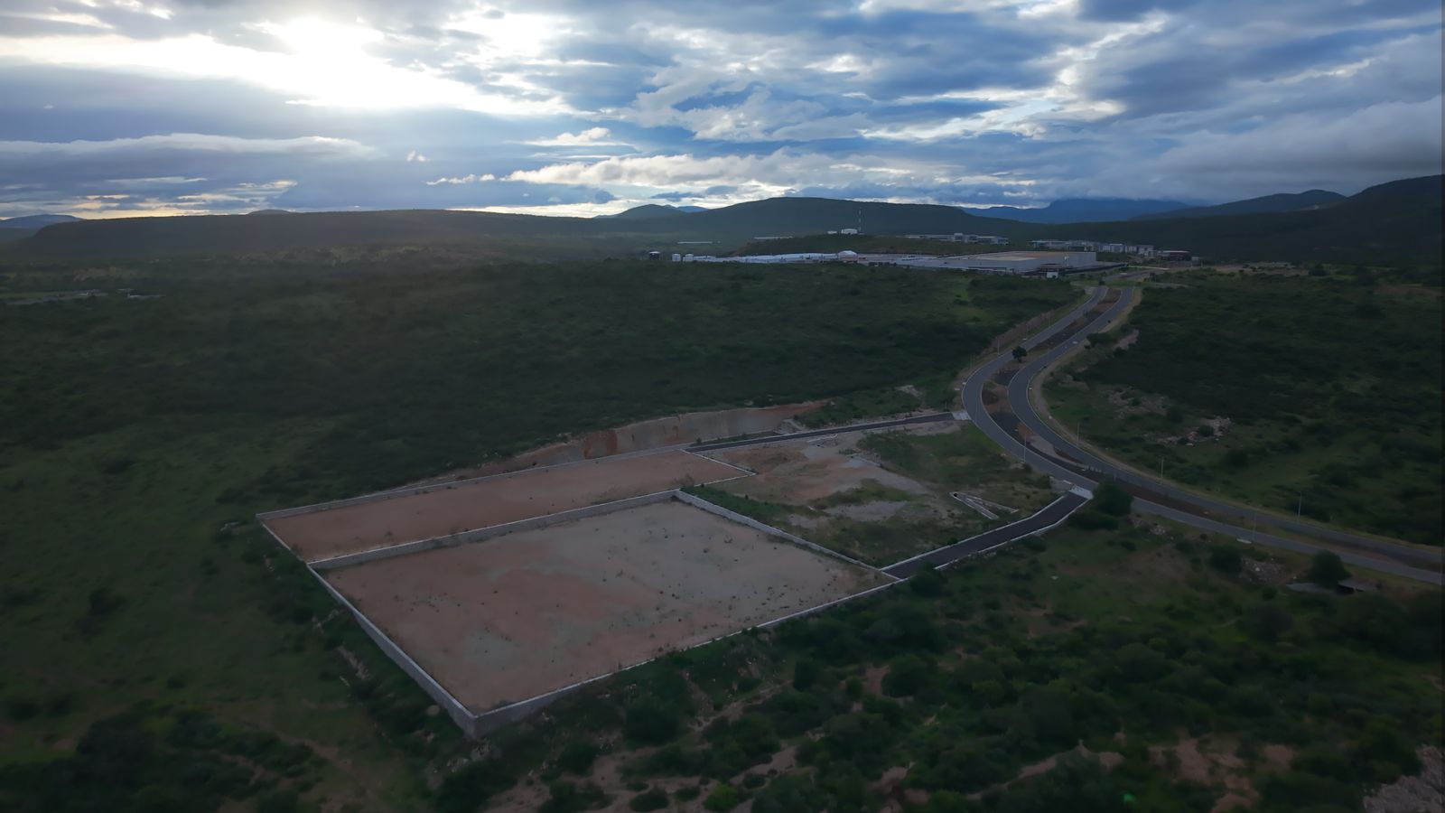 entro de datos en construcción en La Esperanza Quertaro. 27 de julio de 2025. Miguel TovarThomson Reuters Foundation.