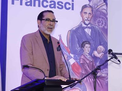 Crítica a la guerra en novela Ciudadano Póstumo