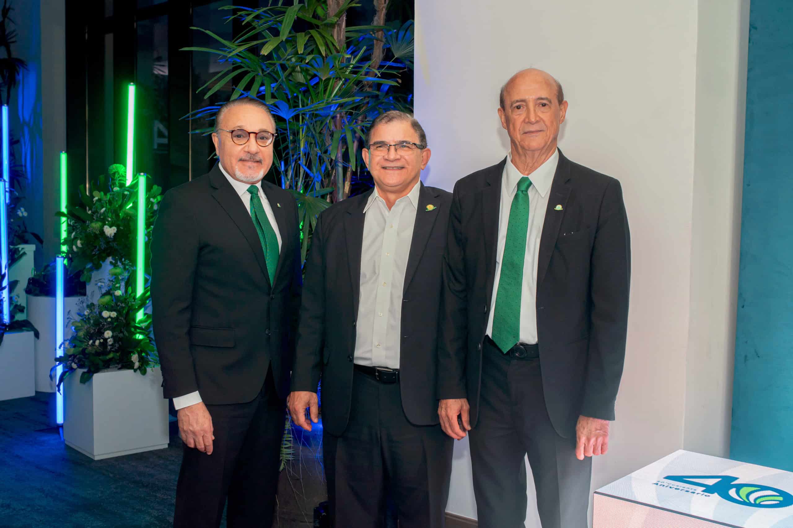 Julián Sued, Fausto Hernández y Marino Pérez.