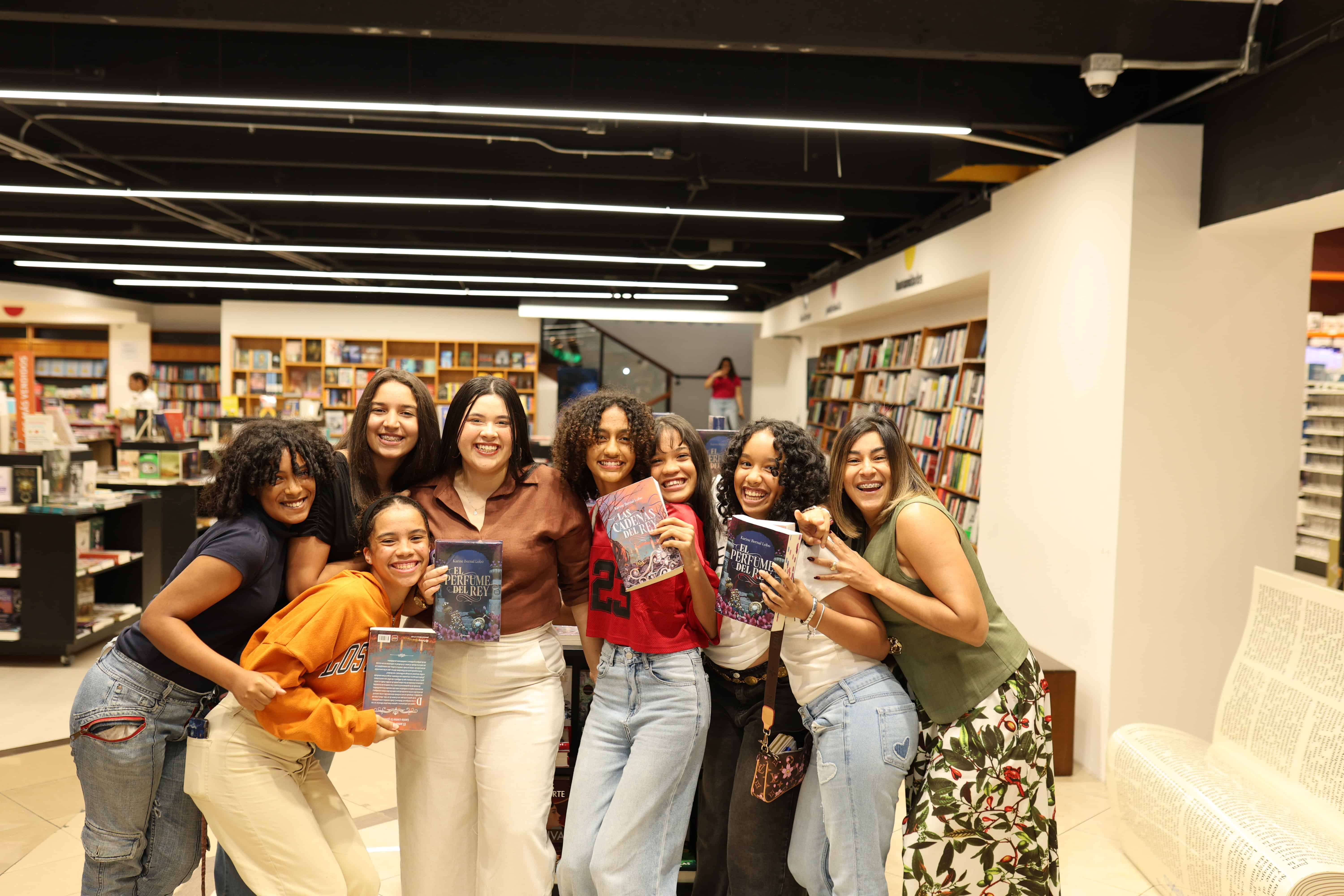 Karine Bernal Lobo e recibida con alegría.