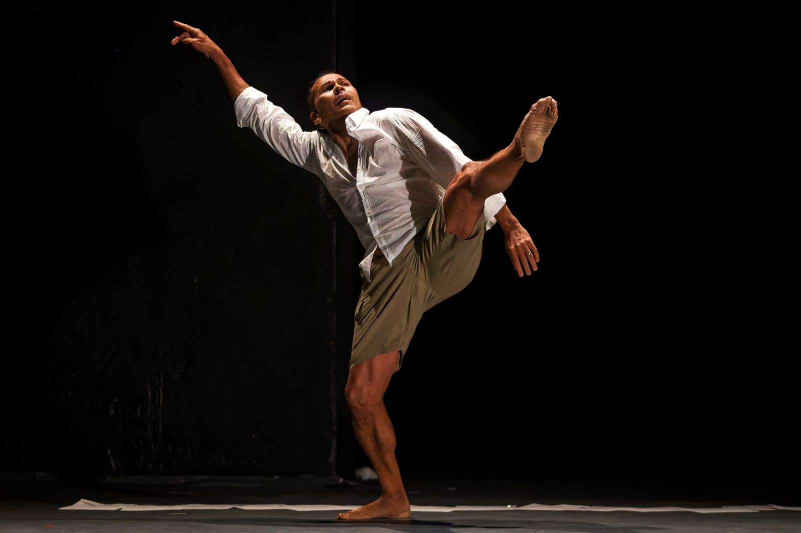  De ninguna parte, autoría de Patricia Ortega, interpretada por Roberto López.