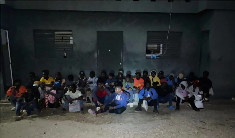 Ejército detiene a 30 haitianos en intento de ingresar ilegalmente a RD