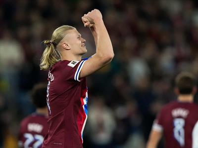 Erling Haaland: convirtió tres goles, Noruega cerca del mundial