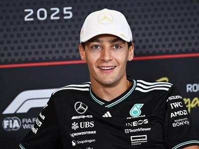 F1: Russell se entromete entre los McLaren y Verstappen con la pole