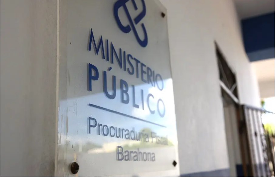 Fiscalía pide prisión a dos empleados de Banco de Reservas en Barahona