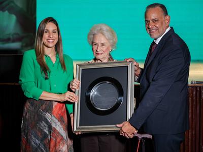 Fundación Jóvenes en Desarrollo premia estudiantes