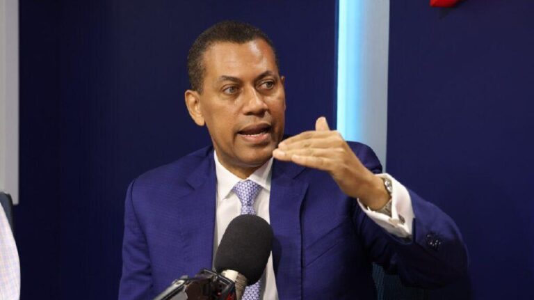 Guido Gómez Mazara responde a Andy Dauhajre y defiende política fiscal