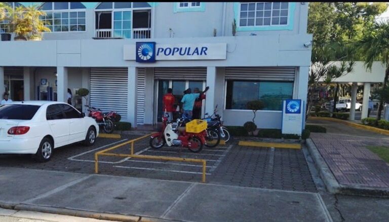 Hombres armados irrumpen en entidad bancaria de Higüey y siembran el pánico