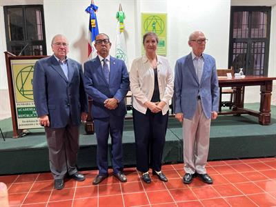 Irene Pérez publica libro "Índices”