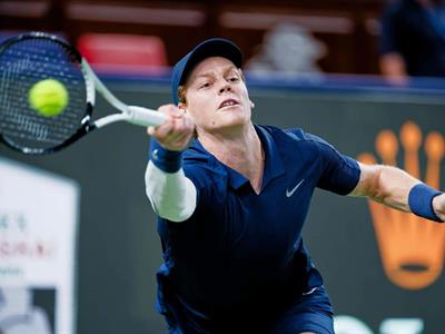 Jannik Sinner: abandonó en Shanghai; Alcaraz sigue número uno