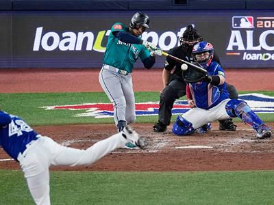 Jorge Polanco remolca a Seattle a adelantarse ante Toronto
