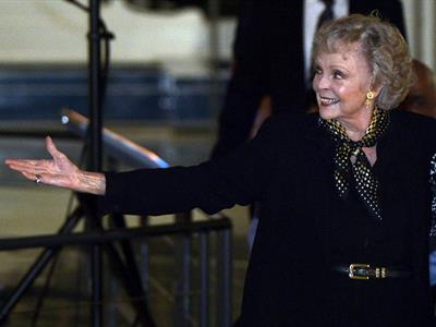 June Lockhart, actriz de Lassie, muere a los cien años