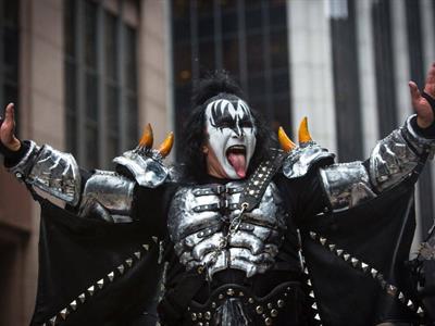 La leyenda de Kiss Gene Simmon fue hospitalizado tras un accidente