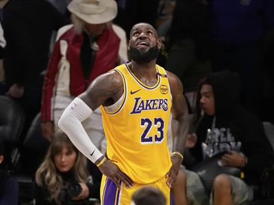 LeBron James se queda solo con nuevo récord de longevidad