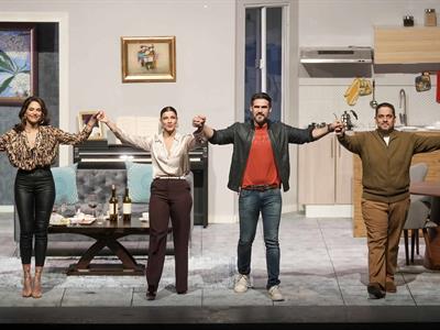 “Los vecinos de arriba” se presenta con rotundo éxito con funciones