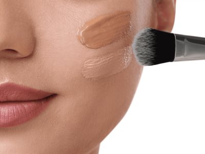 Maquillaje líquido: la tendencia que ilumina y realza la piel
