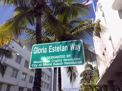 Miami Beach nombra calle en honor a Gloria Estefan
