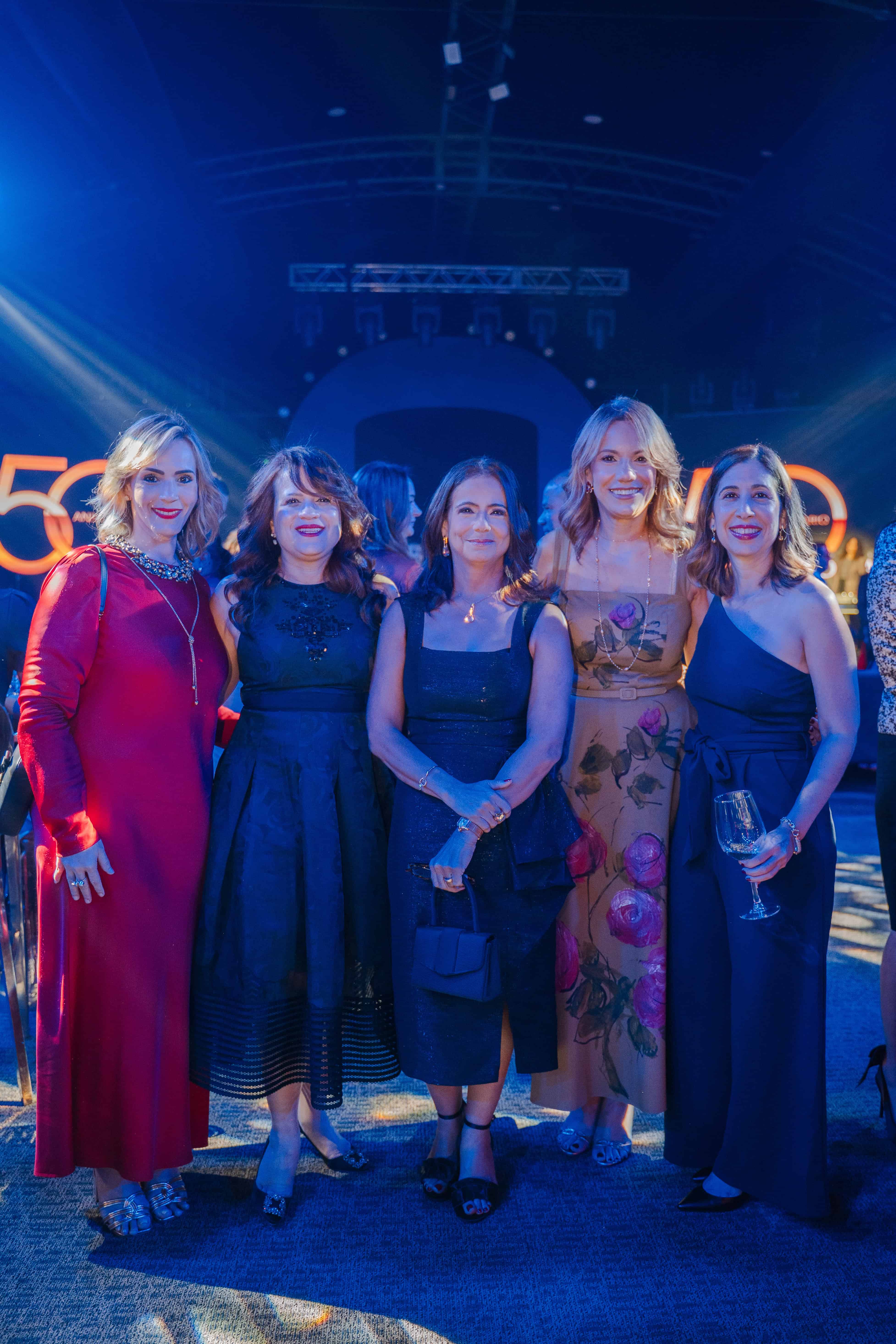 Lilly Acevedo, Sarah de León, Llilda Solano, Yipsy Roa y Monika Fiallo.