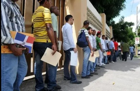 OIT: El empleo juvenil es clave para frenar la migración laboral en América Latina