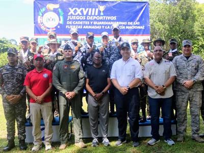 Policía Nacional: Sus cadetes ganan en tiro con pistola