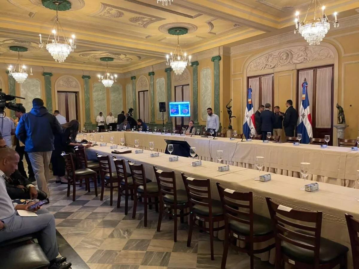 Presidente Abinader encabezará nueva reunión con organismos de emergencia por avance de la tormenta Melissa