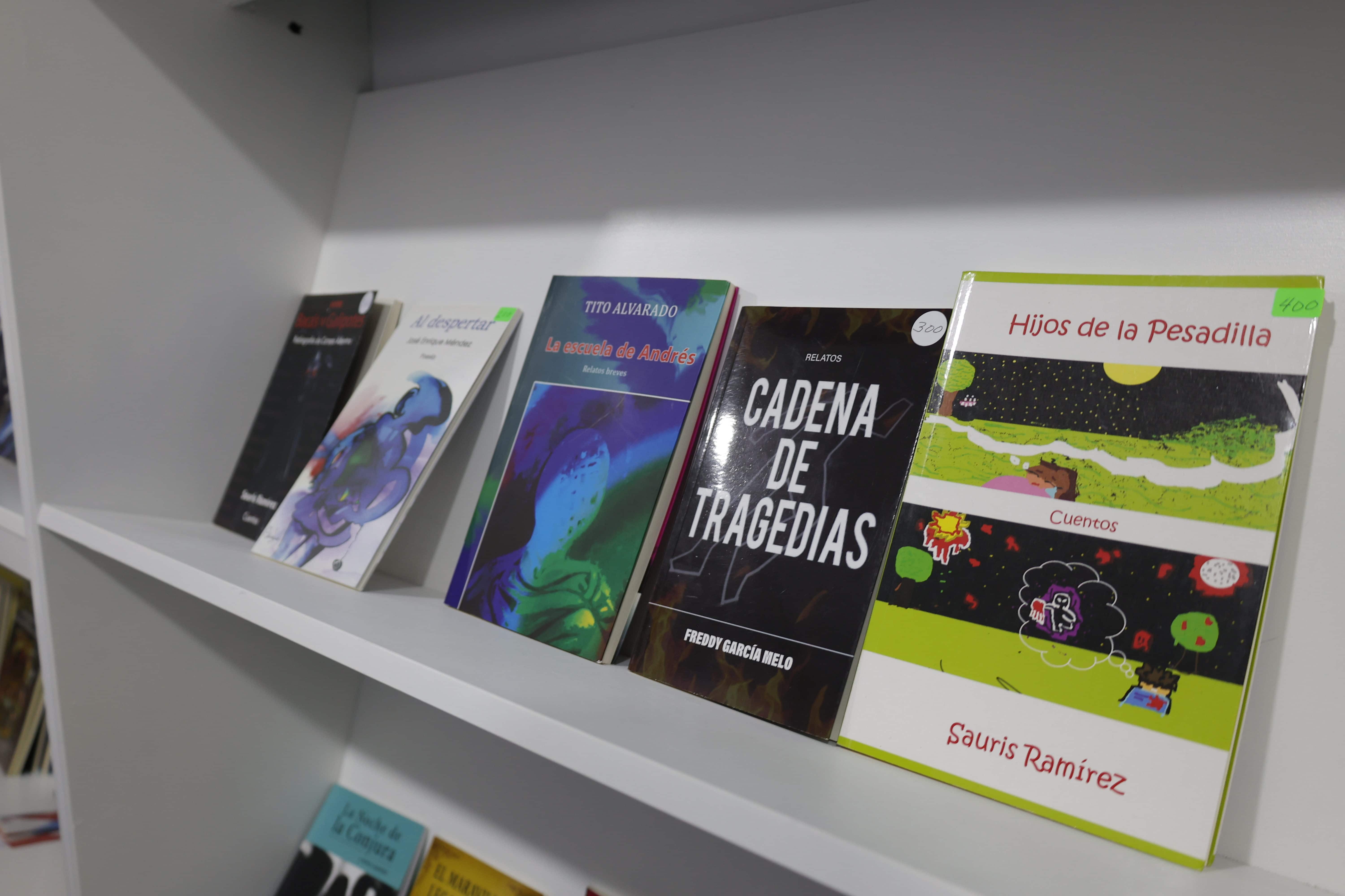 Novelas y otros estilos a precios de feria.