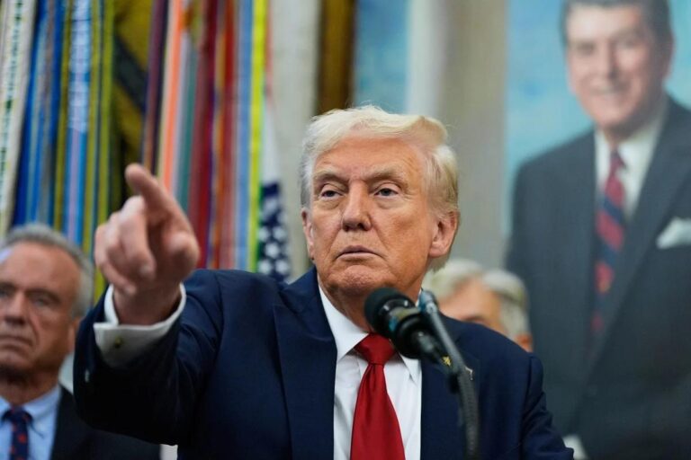 Trump anuncia que el combate de la UFC en la Casa Blanca será el día de su cumpleaños