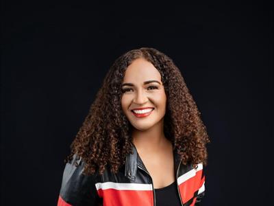 Yasmina Ponce rinde tributo a tres grandes de la bachata